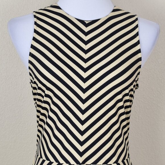 J. McLaughlin Courtney Chevron Stripe Jersey Dress - M - Picture 2 of 10